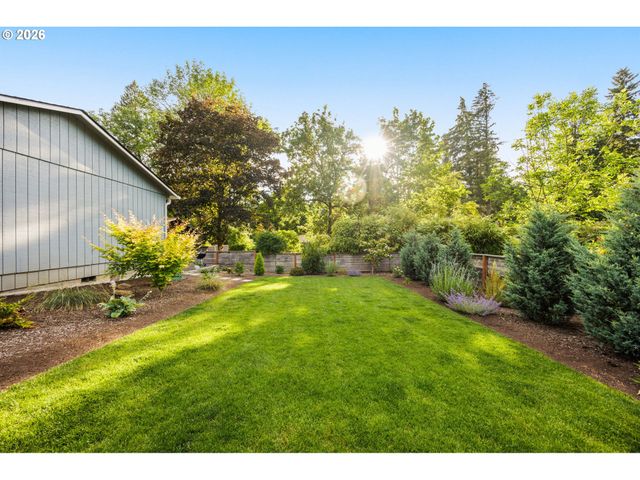 4743 Sw SEYMOUR Ct, Portland, OR 97221