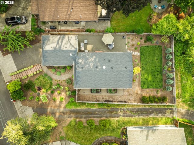 4743 Sw SEYMOUR Ct, Portland, OR 97221
