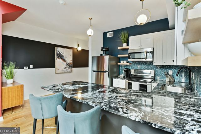 208 12th Street NE 304, Atlanta, GA 30309