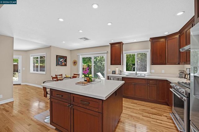 8 Bath Ct, San Ramon, CA 94583