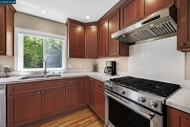 8 Bath Ct, San Ramon, CA 94583