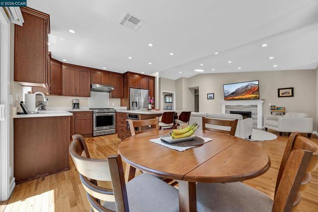 8 Bath Ct, San Ramon, CA 94583