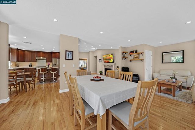 8 Bath Ct, San Ramon, CA 94583