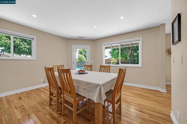 8 Bath Ct, San Ramon, CA 94583