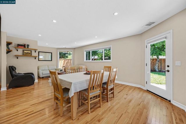 8 Bath Ct, San Ramon, CA 94583