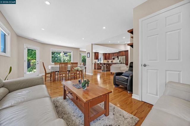 8 Bath Ct, San Ramon, CA 94583