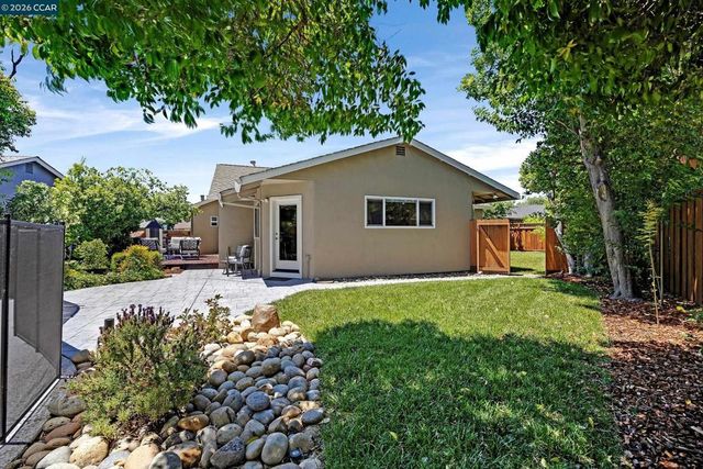 8 Bath Ct, San Ramon, CA 94583