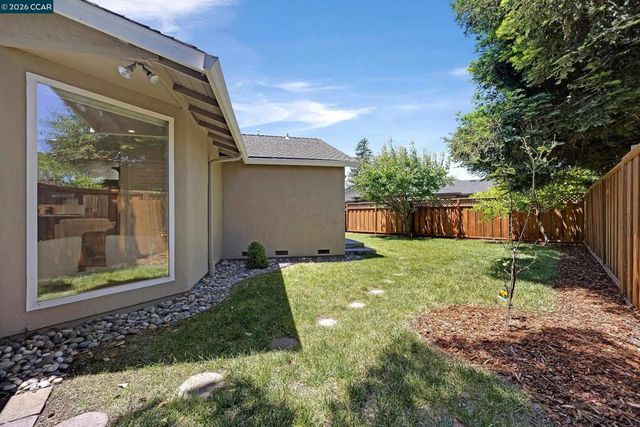 8 Bath Ct, San Ramon, CA 94583