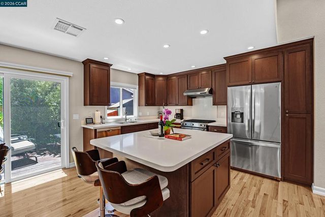 8 Bath Ct, San Ramon, CA 94583