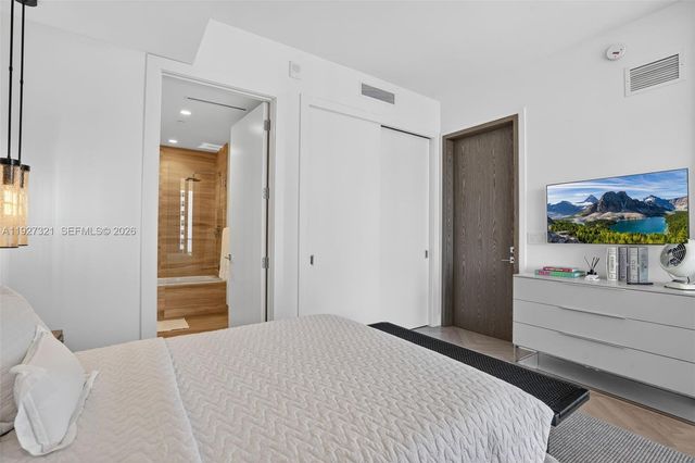 5775 Collins Ave 605, Miami Beach, FL 33140