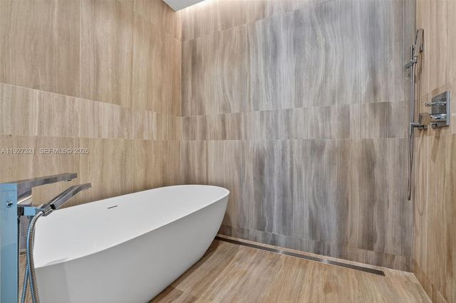 5775 Collins Ave 605, Miami Beach, FL 33140