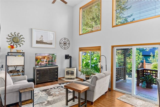 2537 Kempton Street SE, Olympia, WA 98501