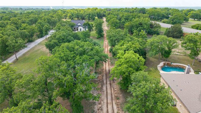 116 Oakwood Hills Drive, Paradise, TX 76073
