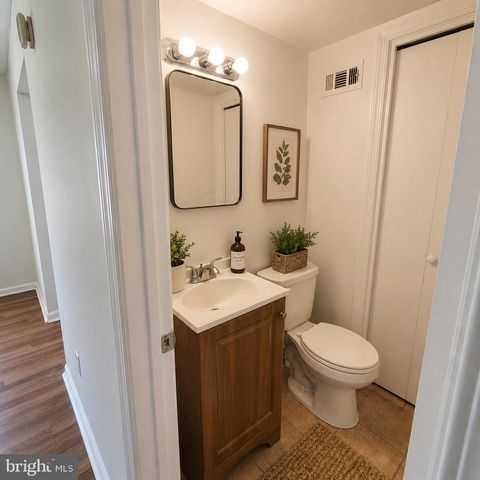 1833 ADDISON RD S, District Heights, MD 20747