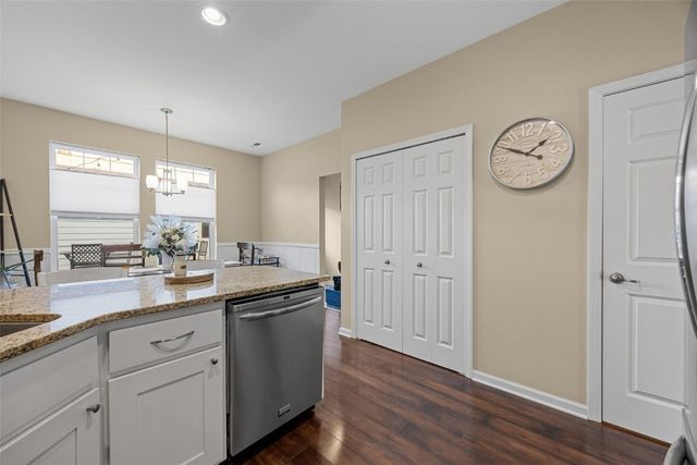 877 Walker Circle, Iowa City, IA 52245