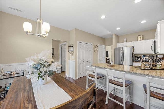 877 Walker Circle, Iowa City, IA 52245