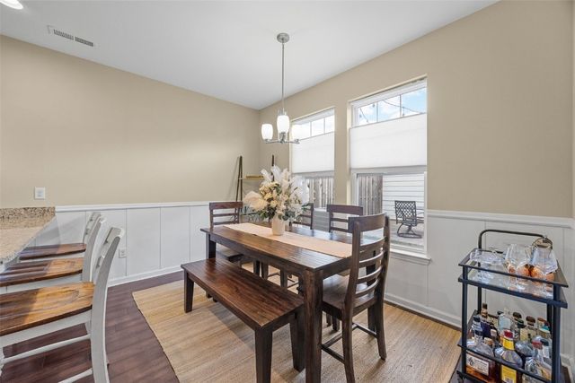 877 Walker Circle, Iowa City, IA 52245