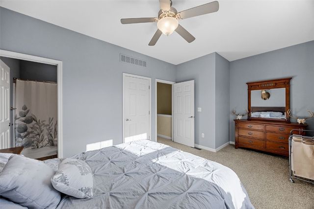 877 Walker Circle, Iowa City, IA 52245