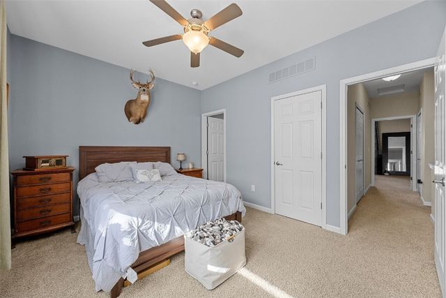 877 Walker Circle, Iowa City, IA 52245