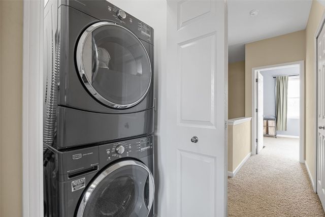 877 Walker Circle, Iowa City, IA 52245