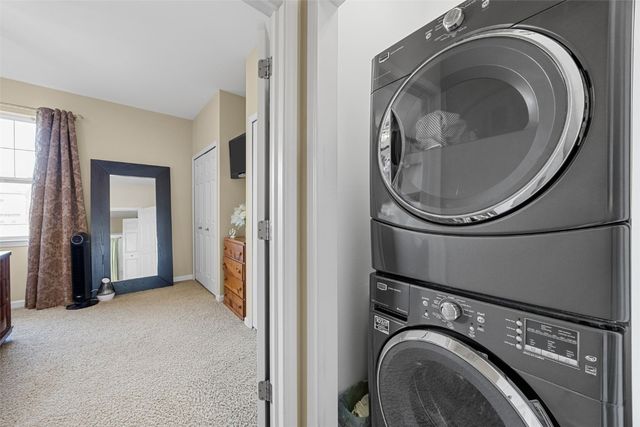 877 Walker Circle, Iowa City, IA 52245