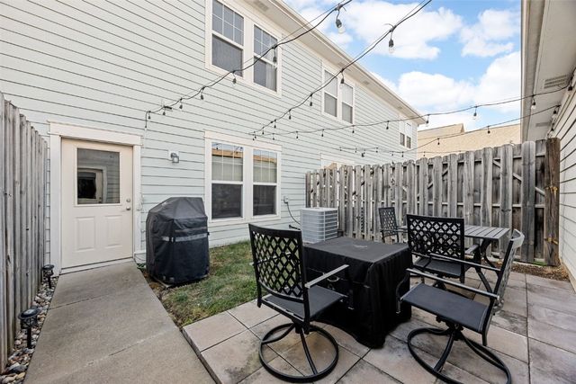 877 Walker Circle, Iowa City, IA 52245