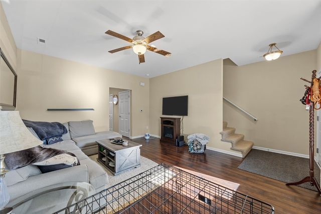 877 Walker Circle, Iowa City, IA 52245