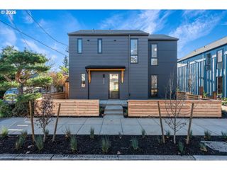 5498 Se Boise St, Portland, OR 97206