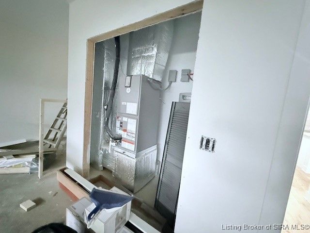 1405 Mount Zion Rd, Henryville, IN 47126