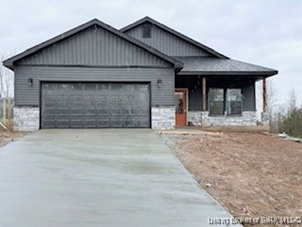 1405 Mount Zion Rd, Henryville, IN 47126