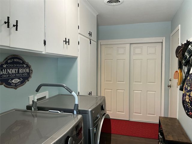 900 N Elm Street, Comanche, TX 76442