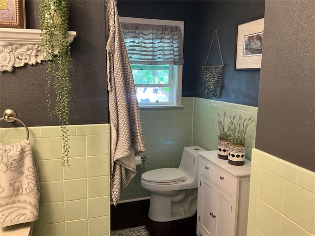 900 N Elm Street, Comanche, TX 76442