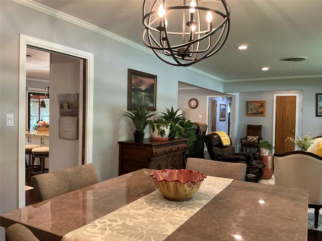 900 N Elm Street, Comanche, TX 76442