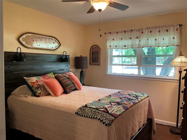 900 N Elm Street, Comanche, TX 76442
