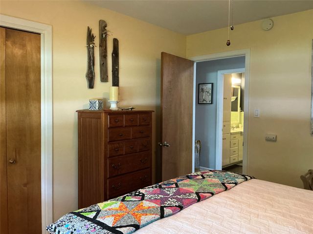 900 N Elm Street, Comanche, TX 76442