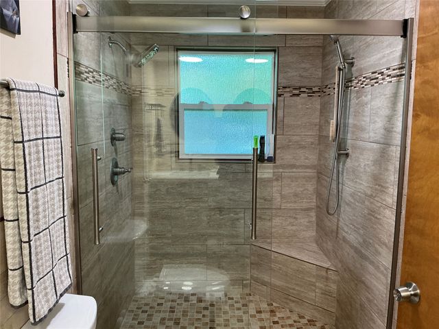 900 N Elm Street, Comanche, TX 76442