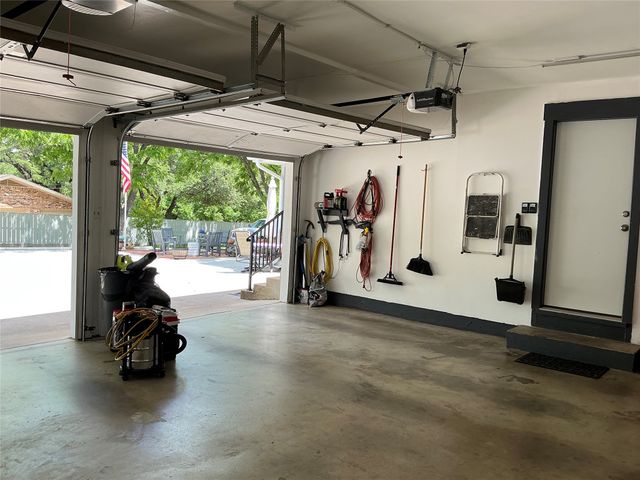 900 N Elm Street, Comanche, TX 76442