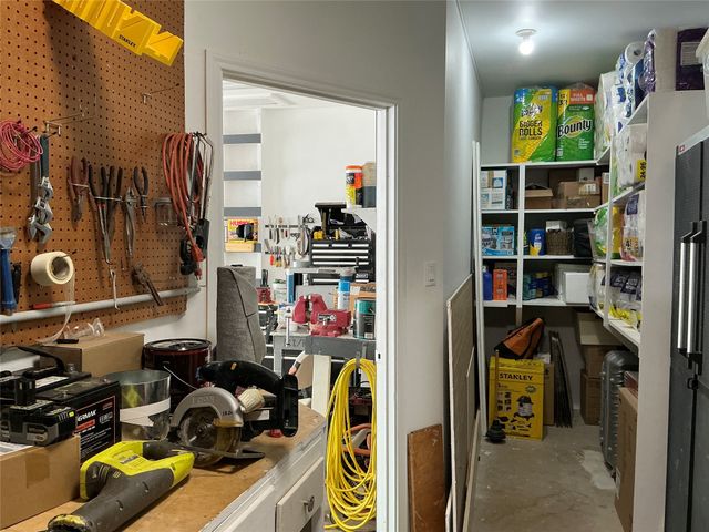 900 N Elm Street, Comanche, TX 76442