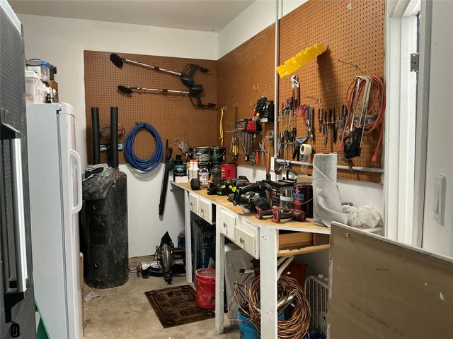 900 N Elm Street, Comanche, TX 76442