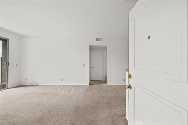 27645 Susan Beth A, Saugus, CA 91350