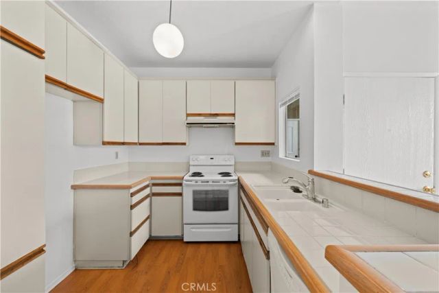 27645 Susan Beth A, Saugus, CA 91350