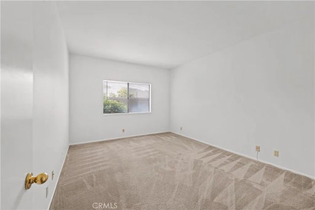 27645 Susan Beth A, Saugus, CA 91350