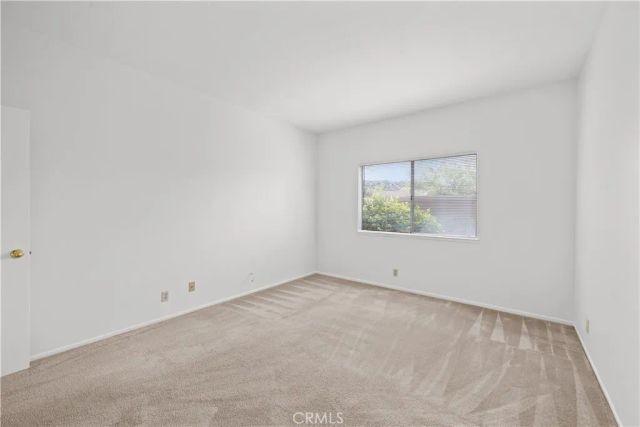 27645 Susan Beth A, Saugus, CA 91350