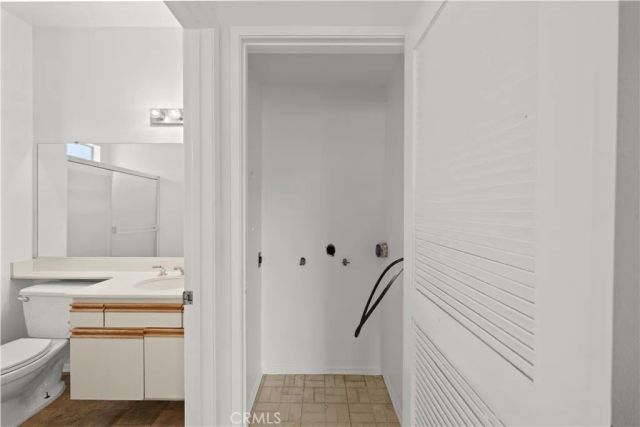 27645 Susan Beth A, Saugus, CA 91350