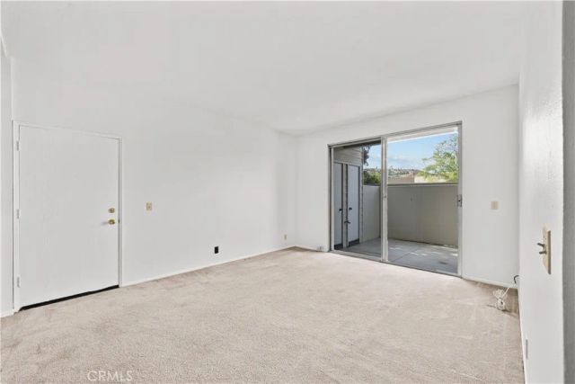 27645 Susan Beth A, Saugus, CA 91350