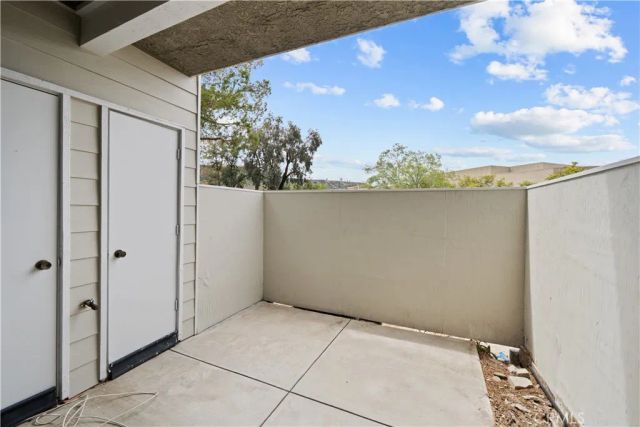 27645 Susan Beth A, Saugus, CA 91350