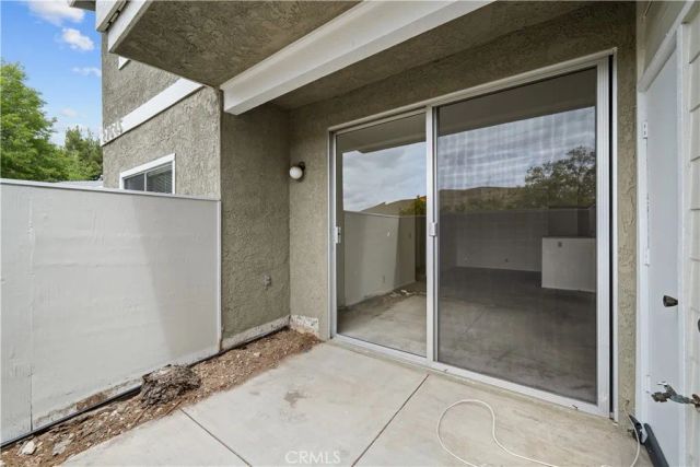 27645 Susan Beth A, Saugus, CA 91350