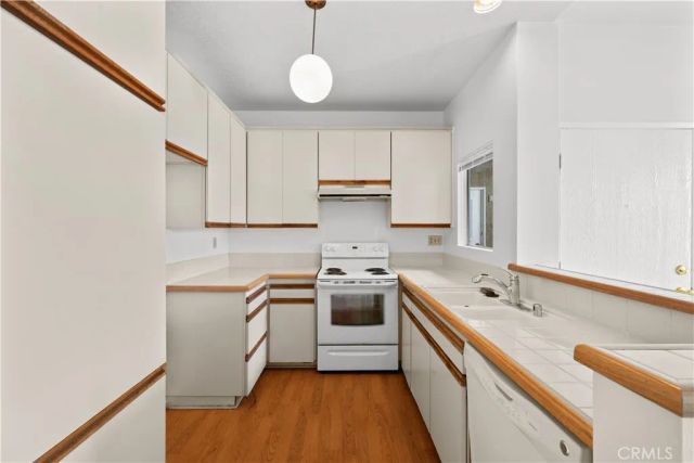 27645 Susan Beth A, Saugus, CA 91350