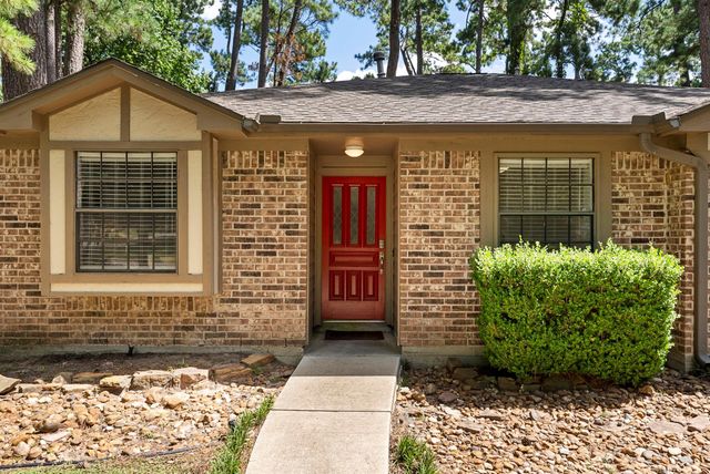 8 Fallenstone Drive, The Woodlands, TX 77381