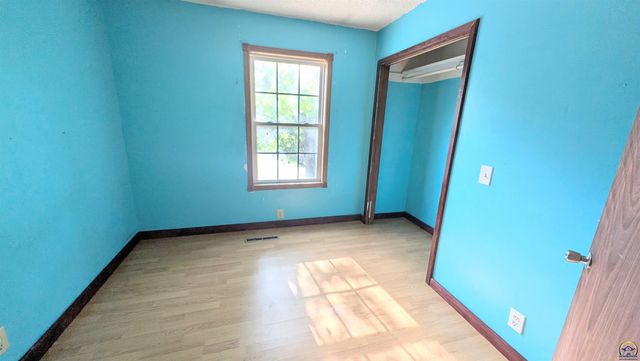 938 Luther St, Emporia, KS 66801